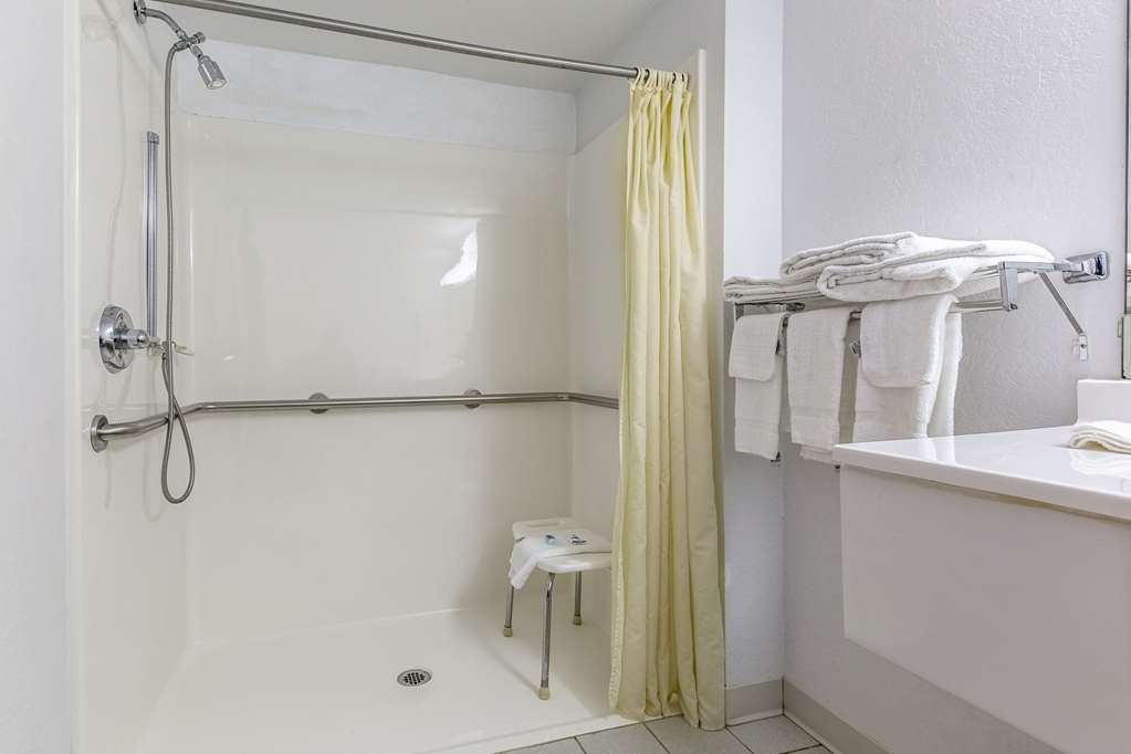 Amerivu Inn Harvest Estates New Hampton Habitación foto